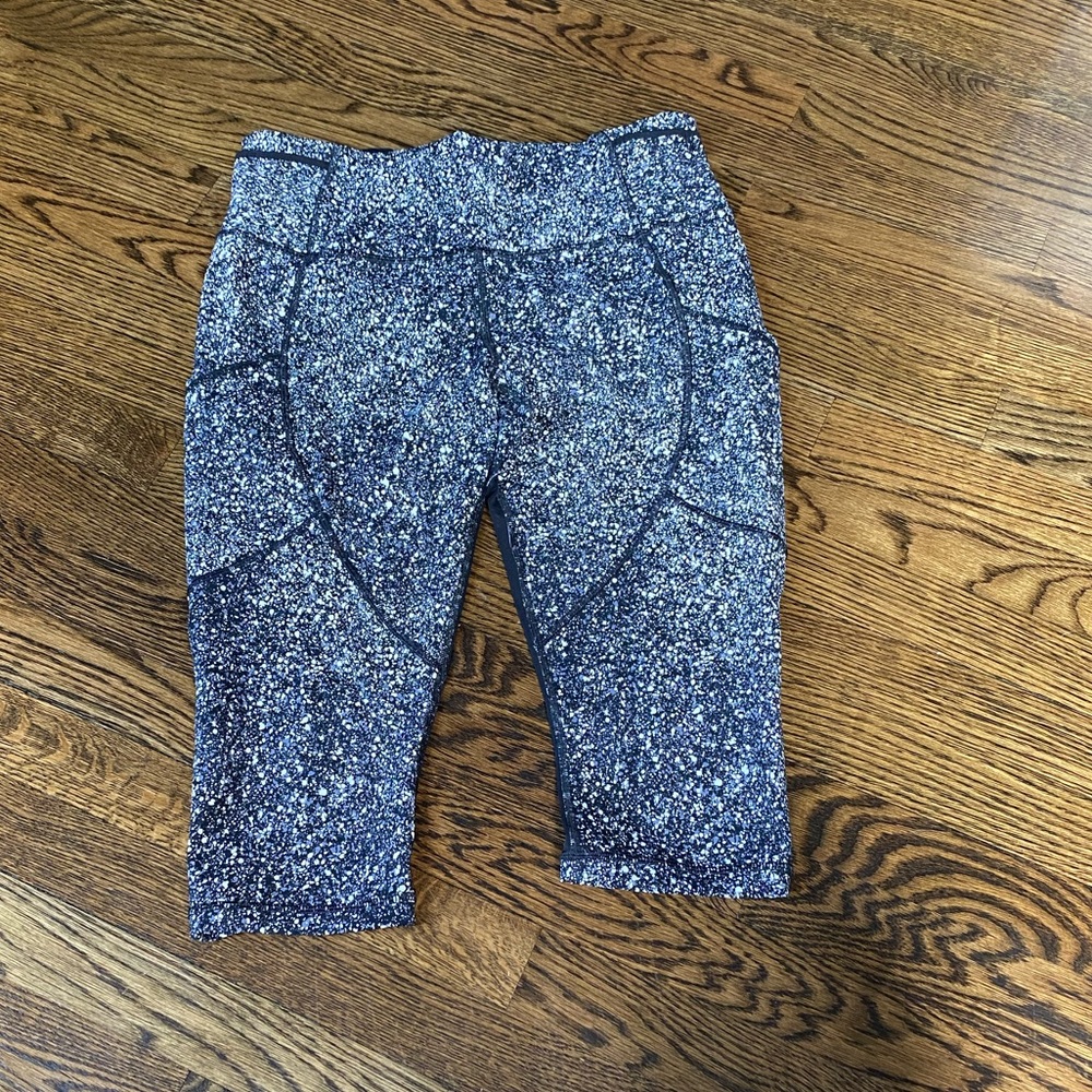 Lululemon crops
